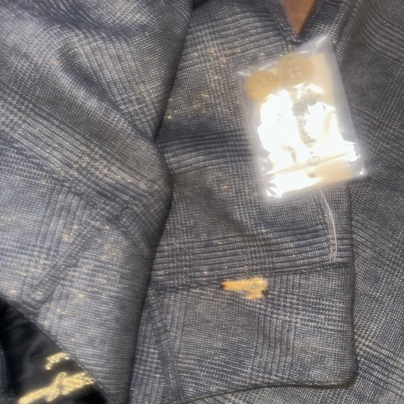 A 3 piece stylish suite Guess skirt pants and vest - Picture 10 of 10